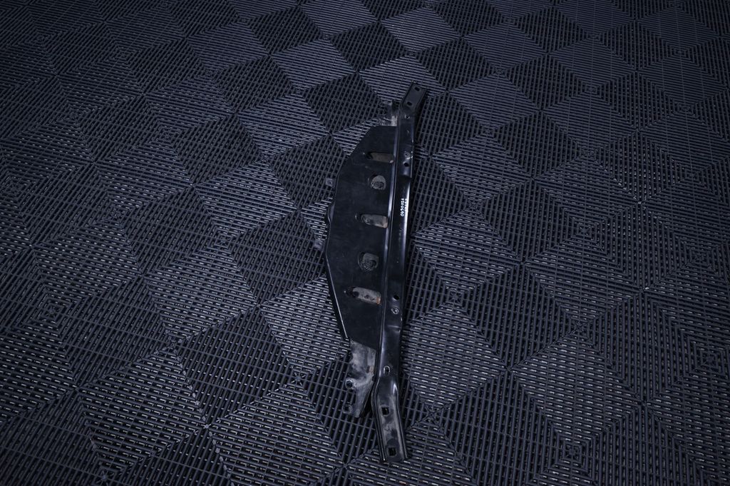 Top upper radiator support slam panel (2)
