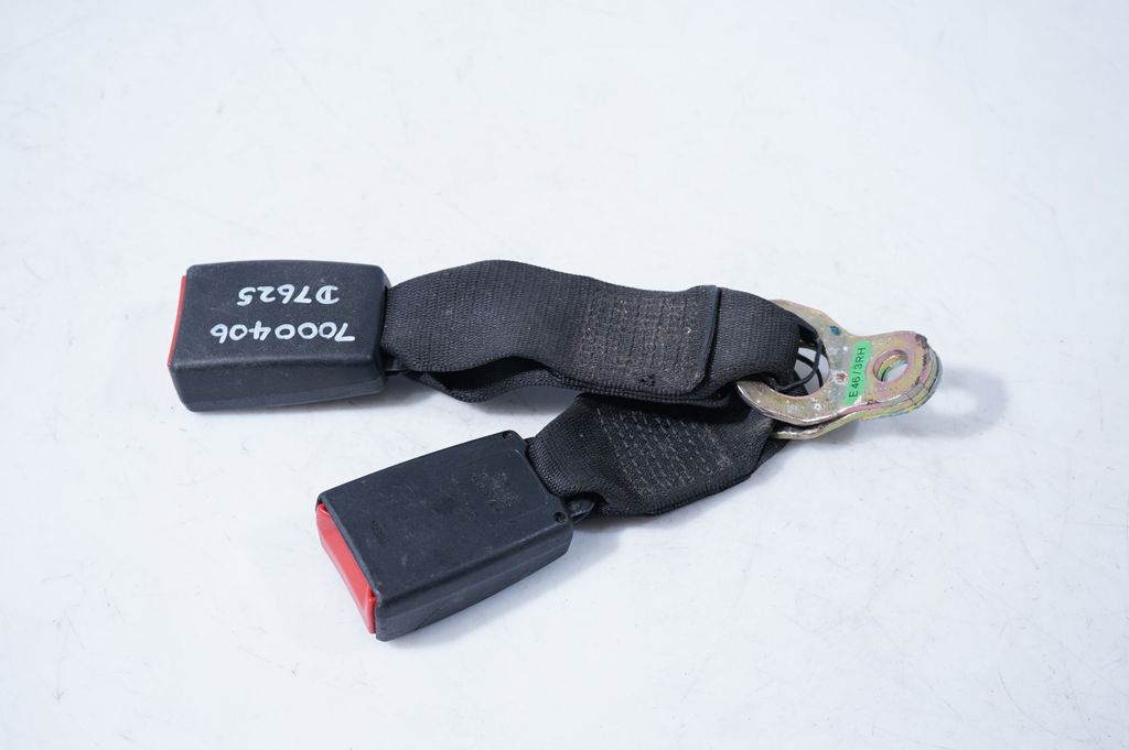Rear seatbelt buckle