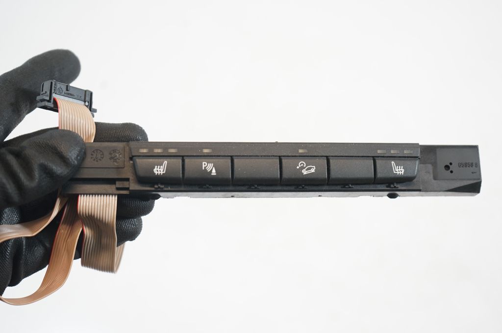 Seat heating switch (6)