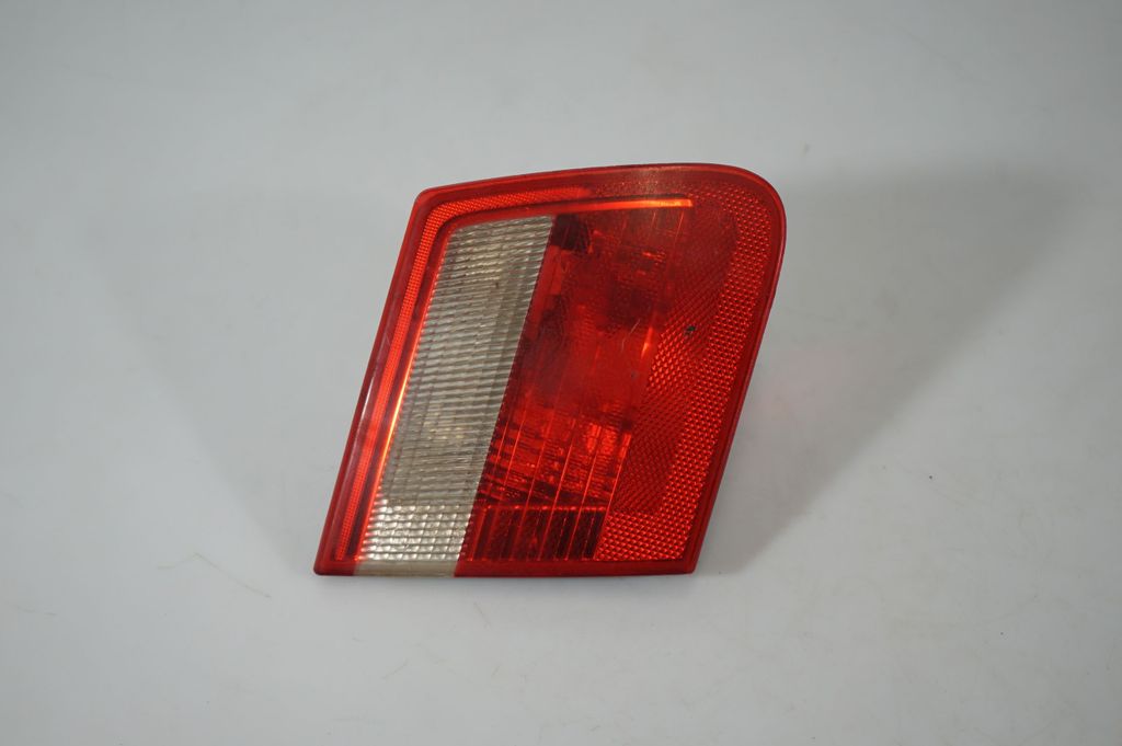 Tailgate rear/tail lights (2)