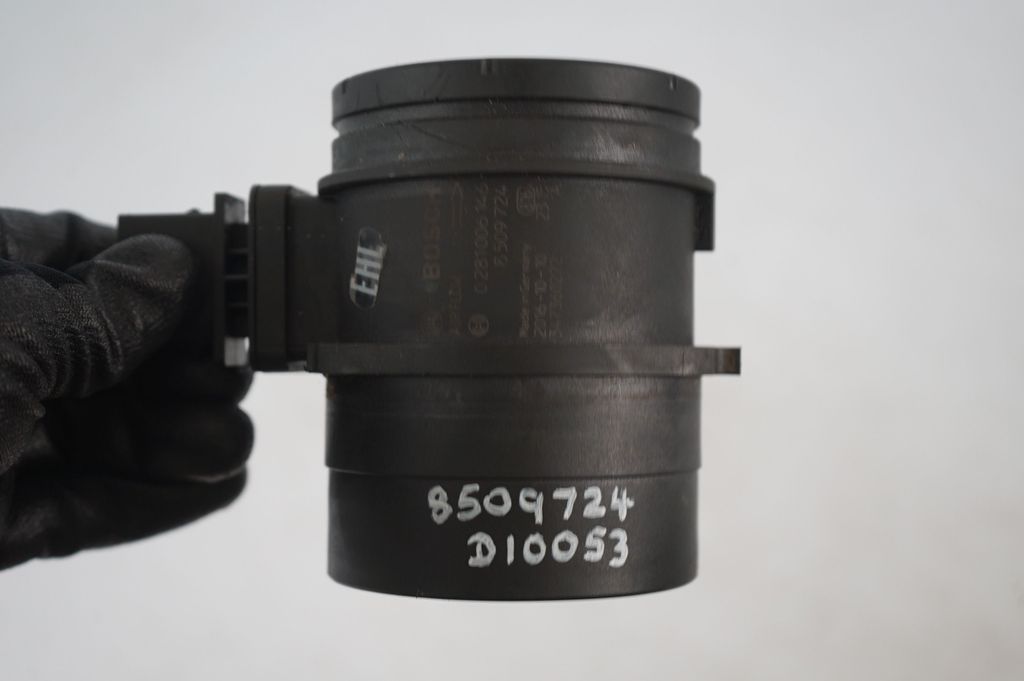 Mass air flow meter (9)