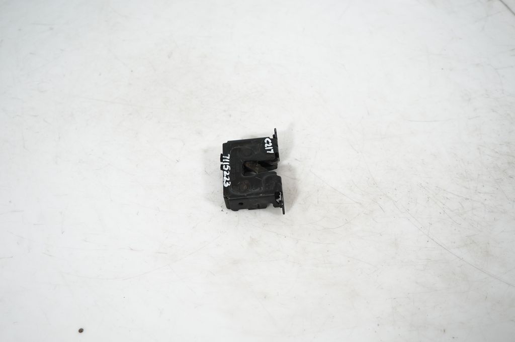 Engine bonnet/hood lock/catch (2)