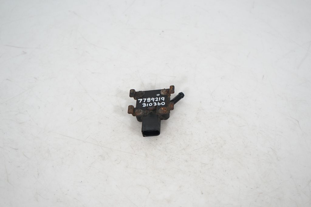 Exhaust gas pressure sensor (5)