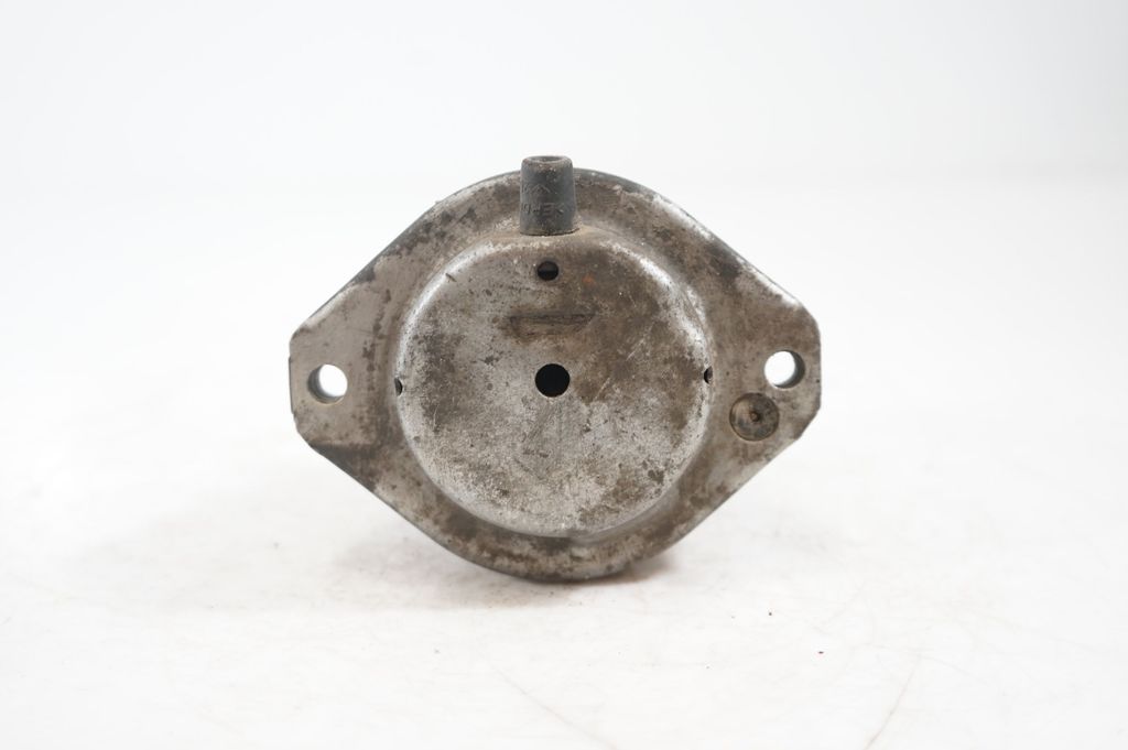 Engine mount bracket (6)