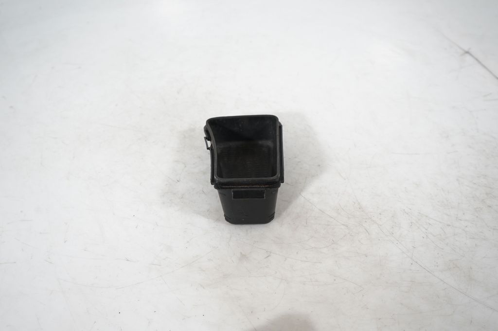 Gear shifter surround trim plastic (3)