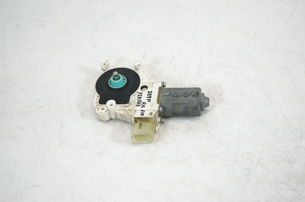 Rear door window regulator with motor