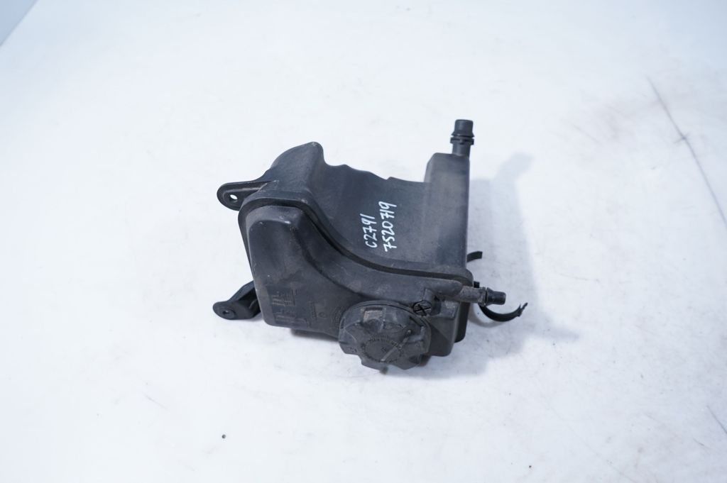 Coolant expansion tank/reservoir (3)