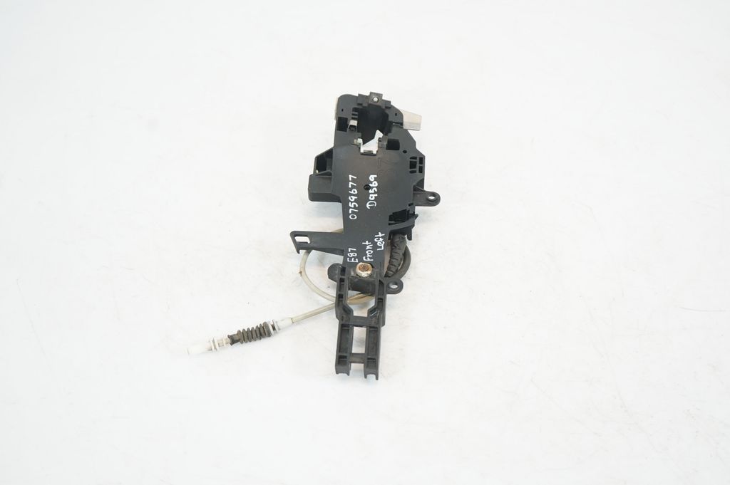 Rear door exterior handle/bracket (4)