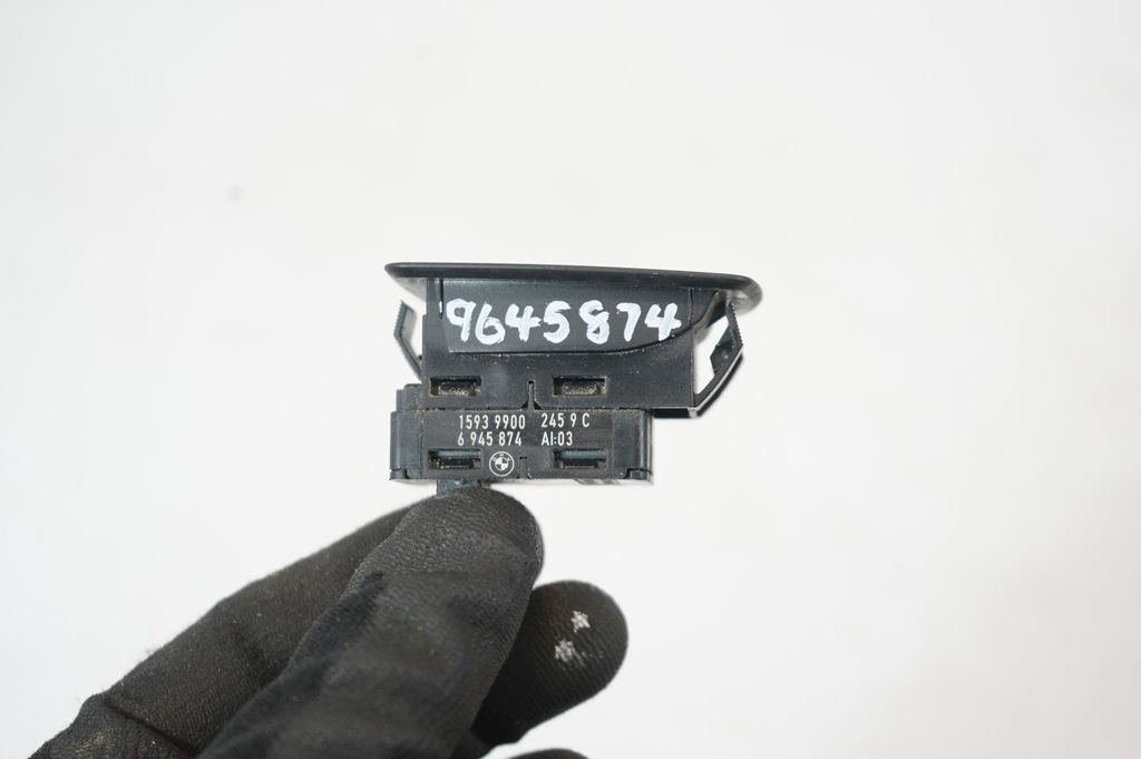 Electric window control switch (8)