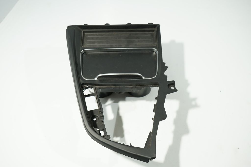 Center console (5)