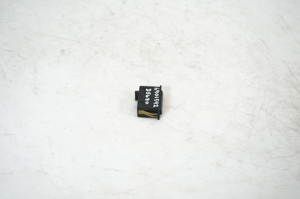 Traction control (ASR) switch (4)