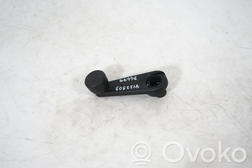 Rear door window winding handle (3)
