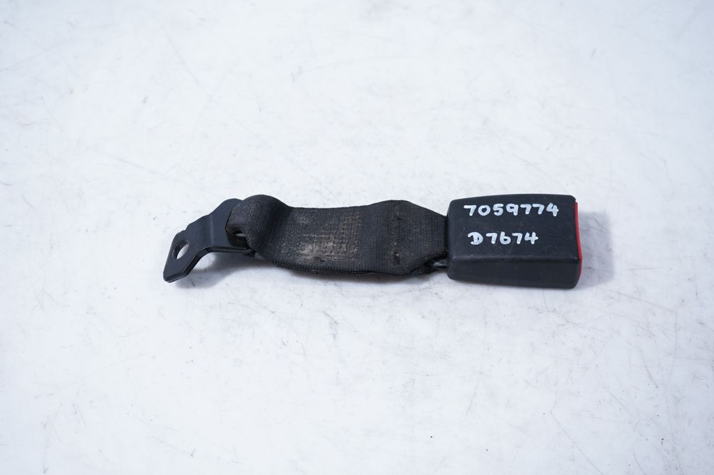 Rear seatbelt buckle