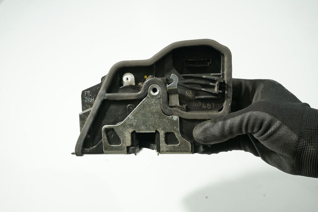 Front door lock (7)