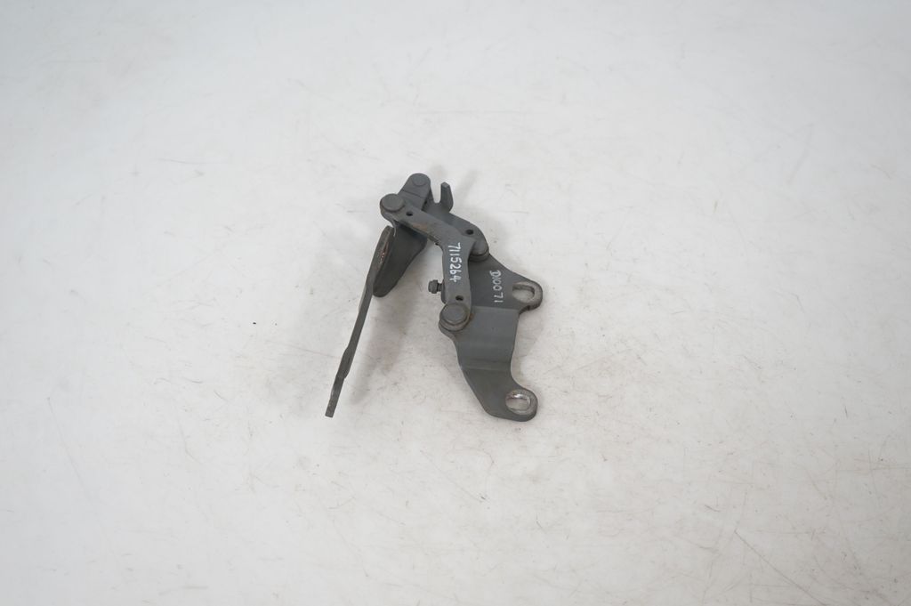 Engine bonnet/hood hinges (2)