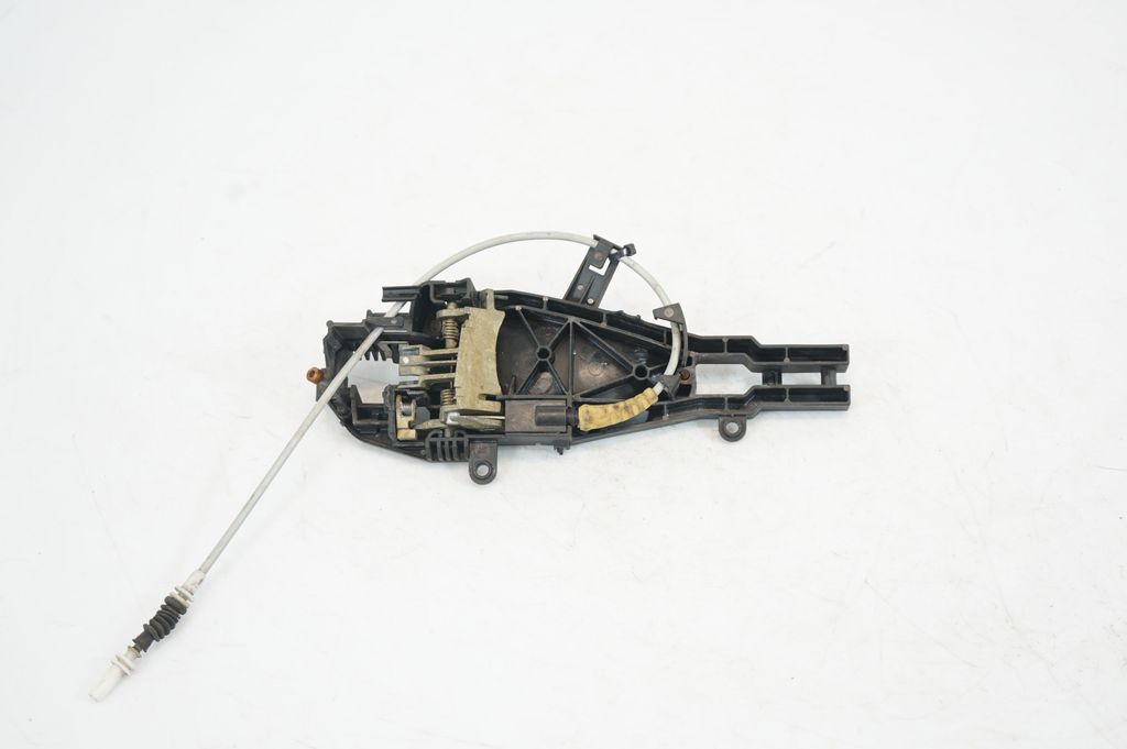 Rear door exterior handle/bracket (5)