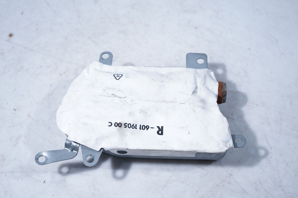 Front door airbag (6)