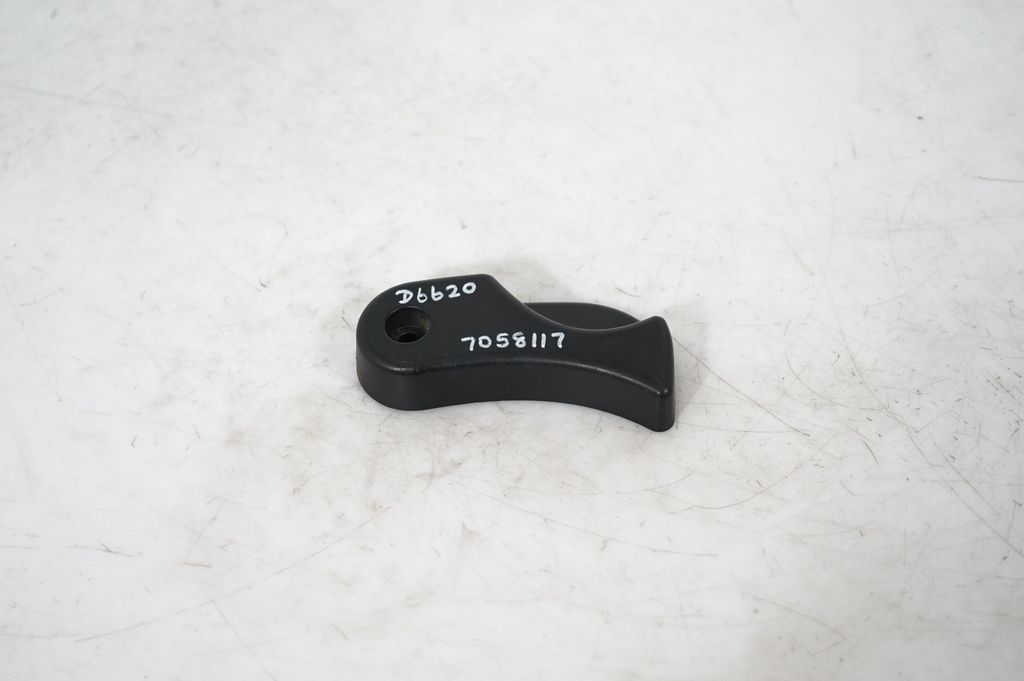 Engine bonnet (hood) release handle (3)