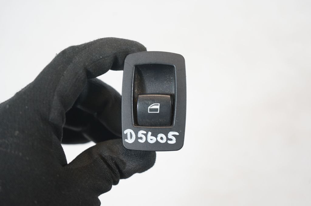 Electric window control switch (7)