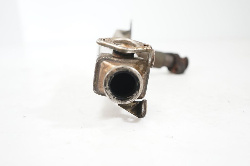 EGR valve cooler (10)
