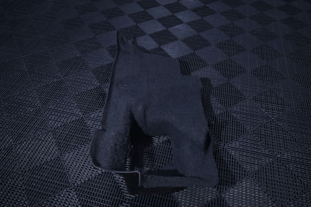 Trunk/boot lower side trim panel (2)