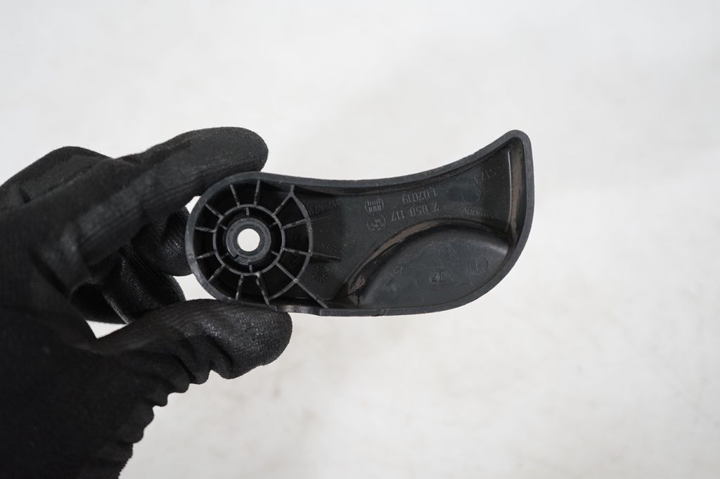 Engine bonnet (hood) release handle (6)