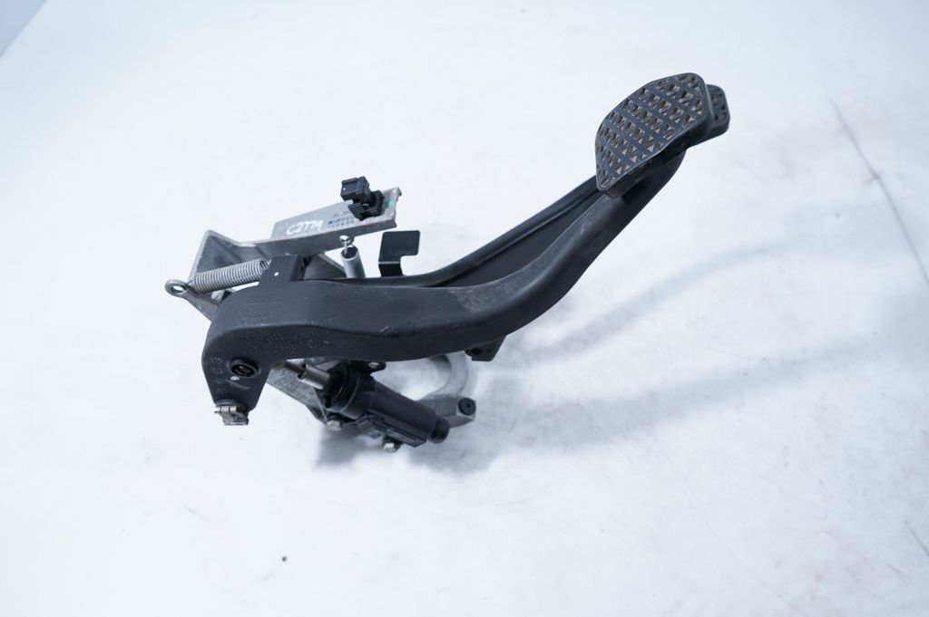 Pedal assembly (3)