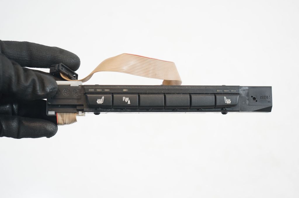 Seat heating switch (6)