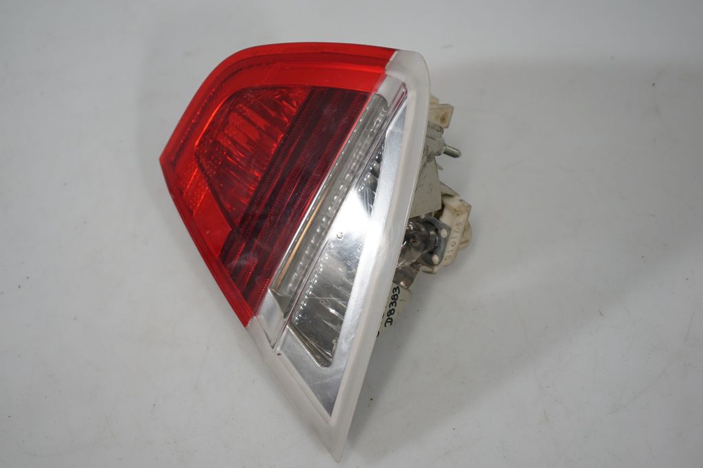 Tailgate rear/tail lights (6)