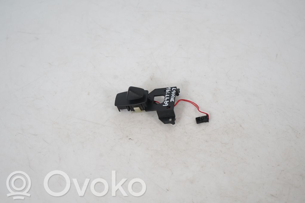 Steering wheel adjustment switch (5)