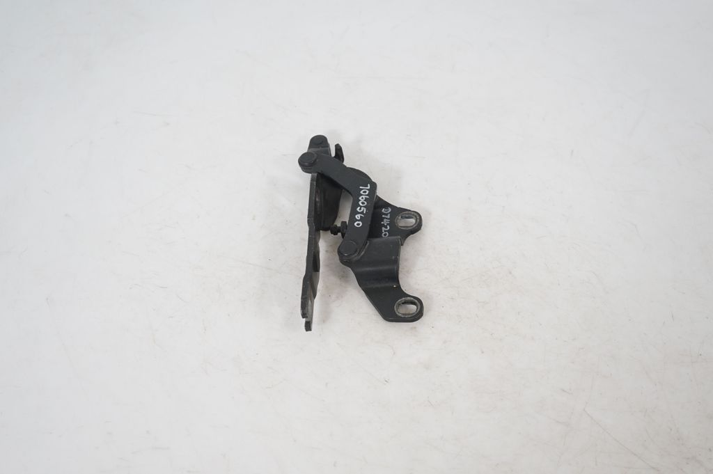 Engine bonnet/hood hinges (2)