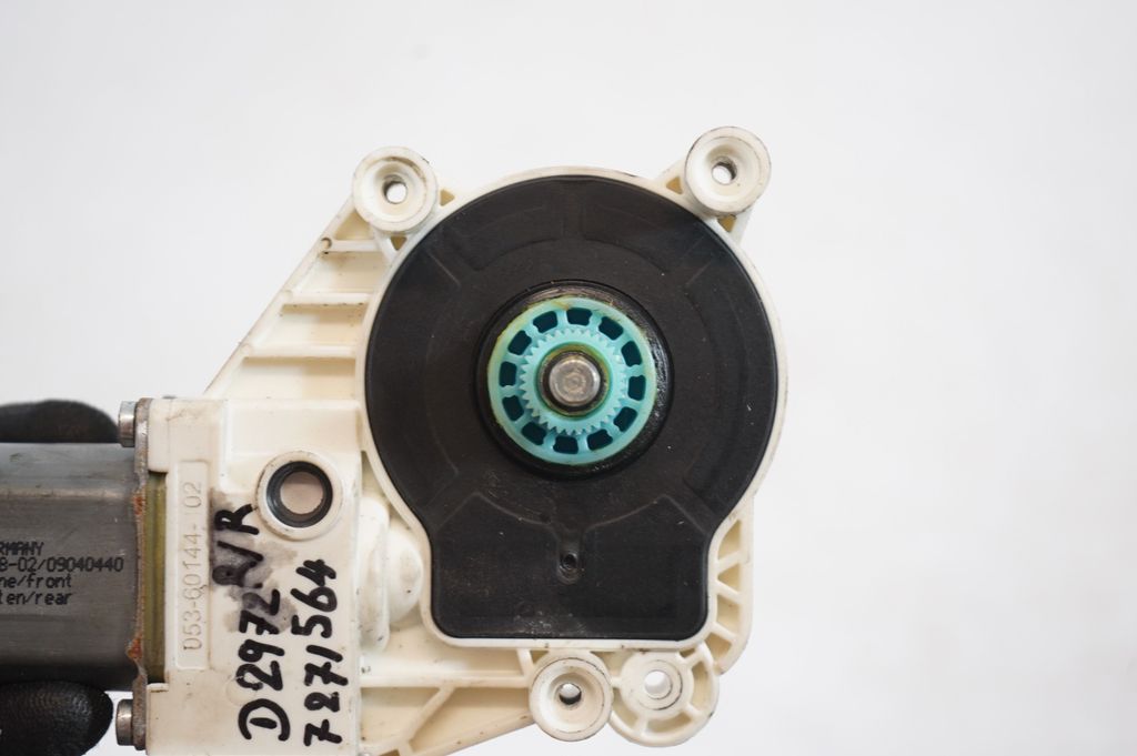 Front door window regulator motor (7)