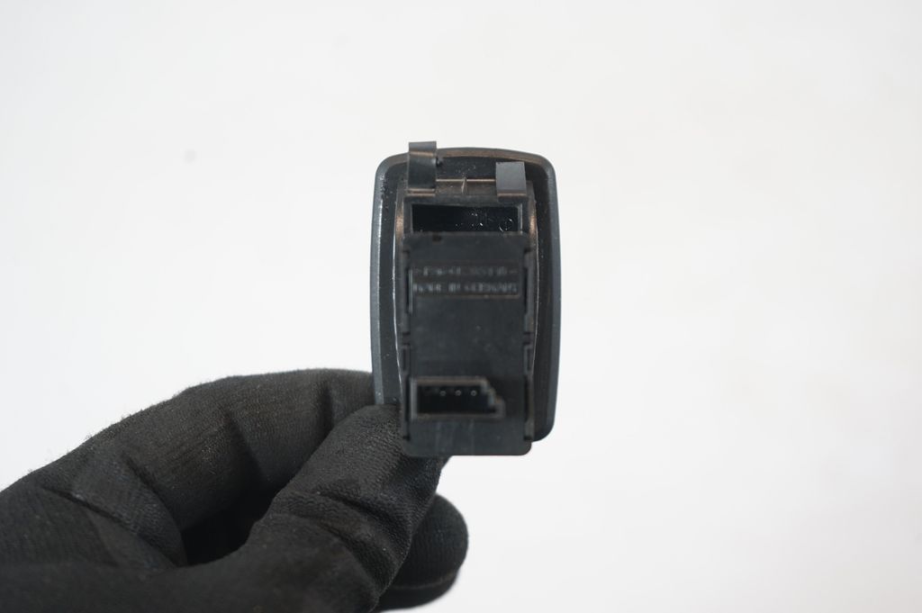 Electric window control switch (7)