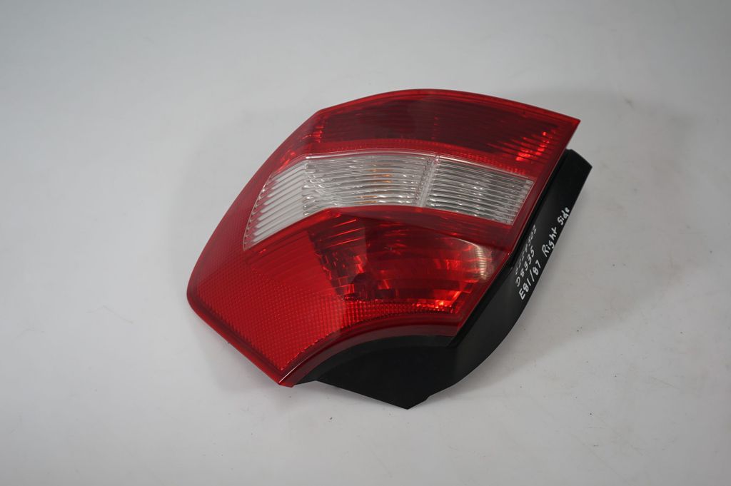 Rear/tail lights (3)
