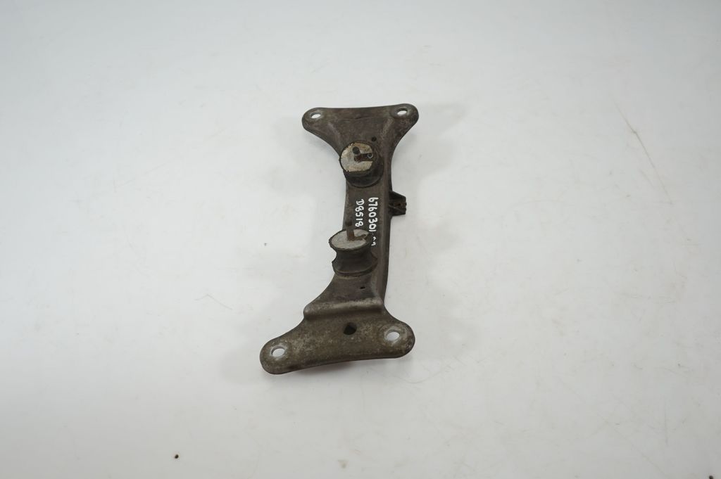 Gearbox mounting bracket (2)