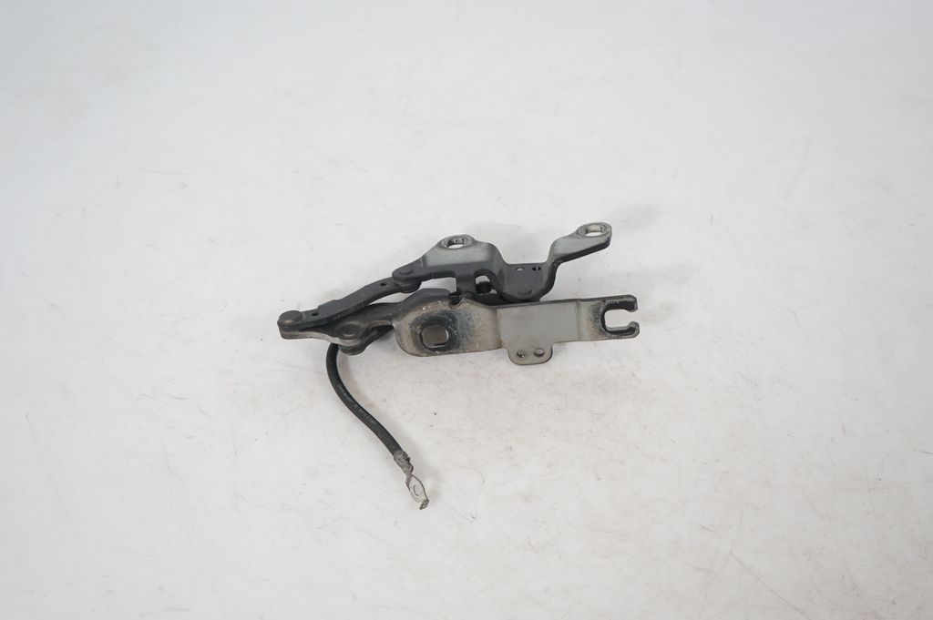 Engine bonnet/hood hinges (5)