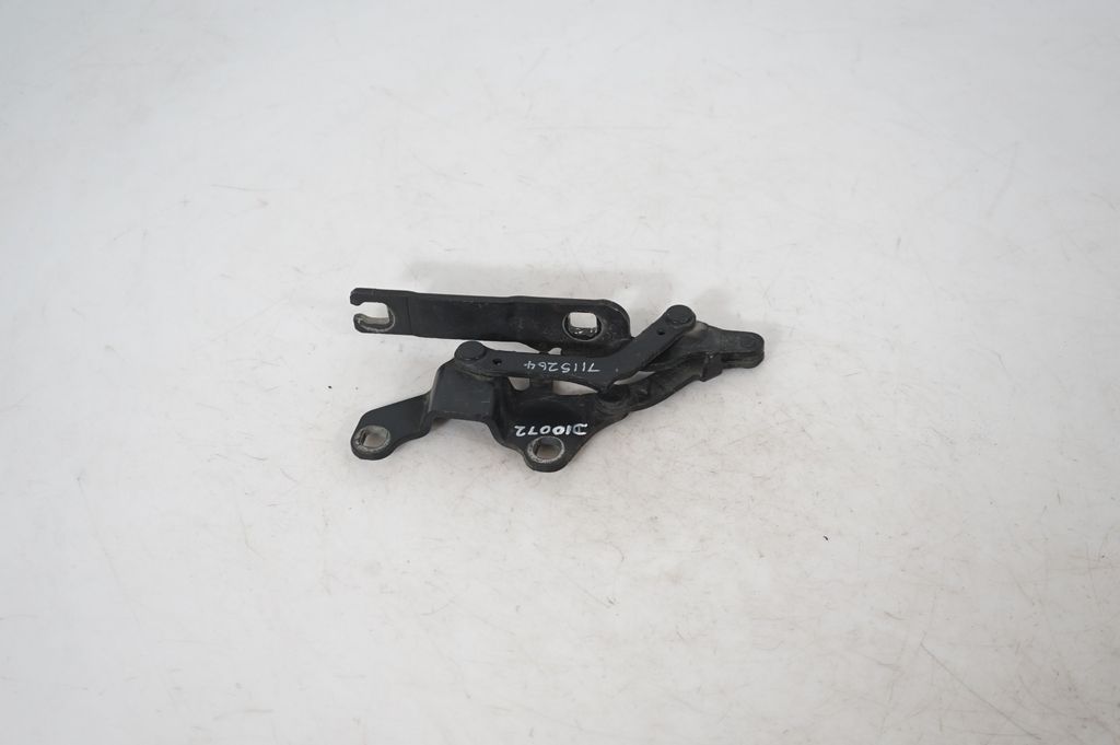 Engine bonnet/hood hinges (3)