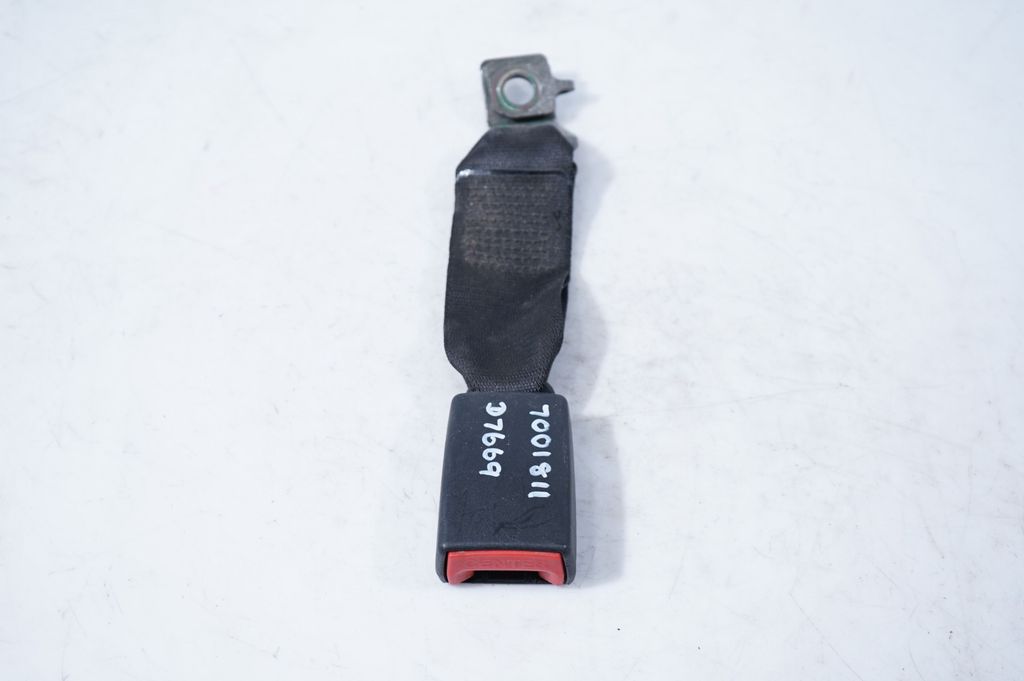Rear seatbelt buckle (2)