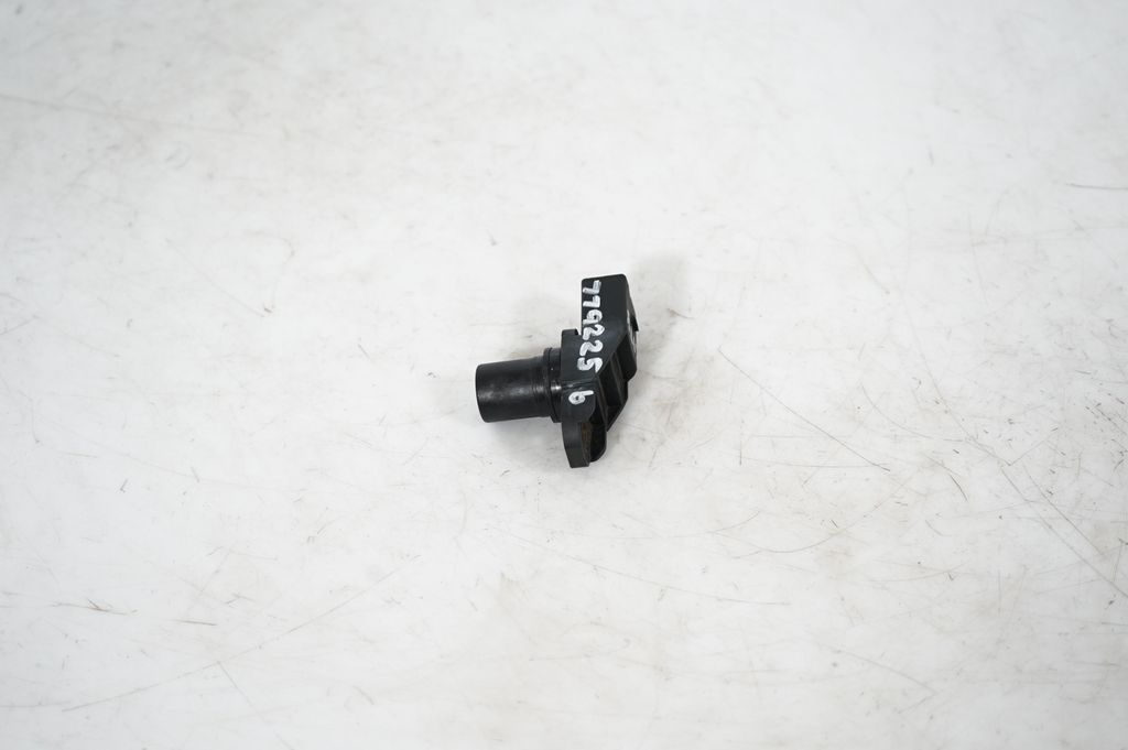 Camshaft position sensor (2)