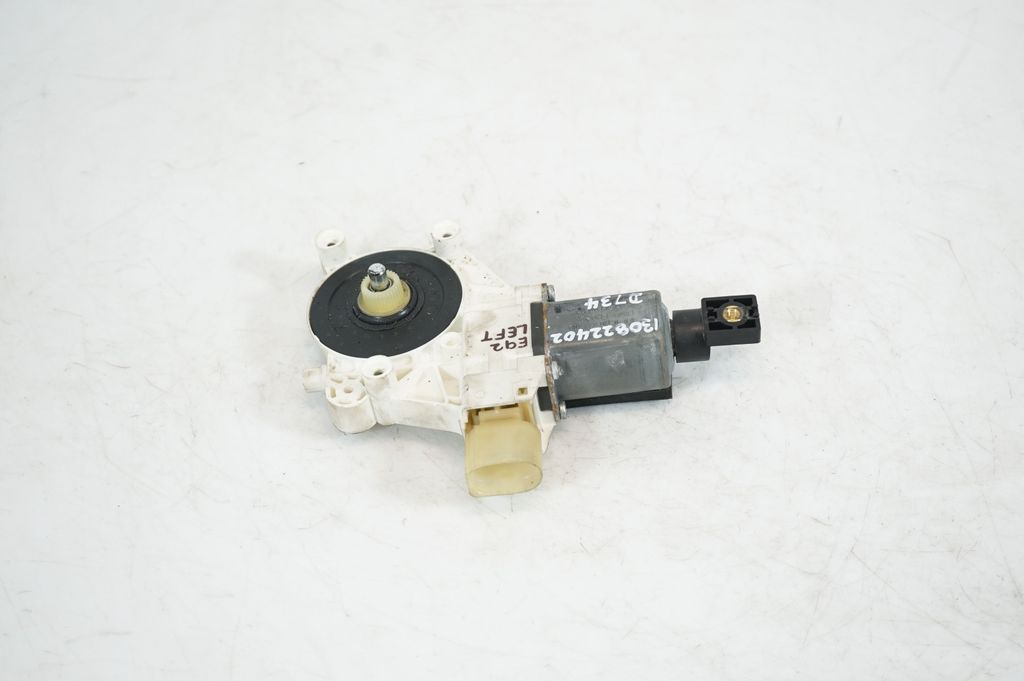 Front door window regulator with motor (3)