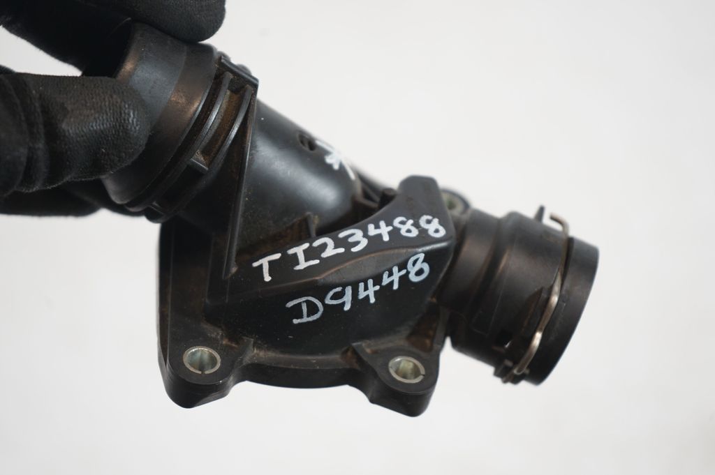 Thermostat/thermostat housing (9)