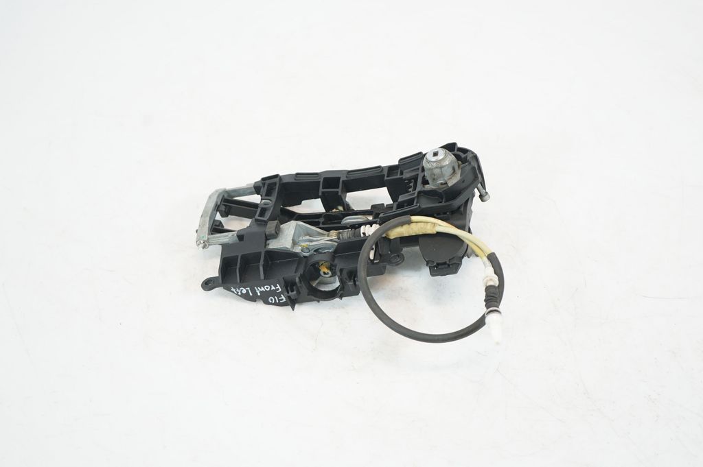 Front door exterior handle/bracket (3)