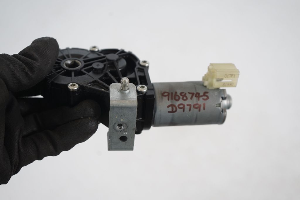 Seat adjustment motor (7)