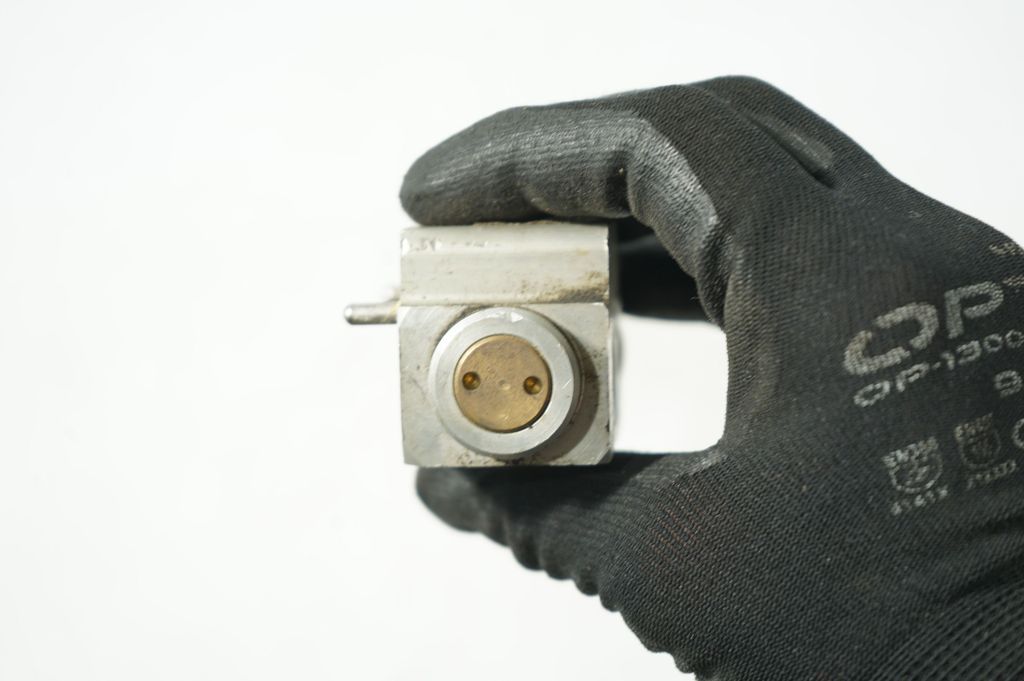 Air conditioning (A/C) expansion valve (6)