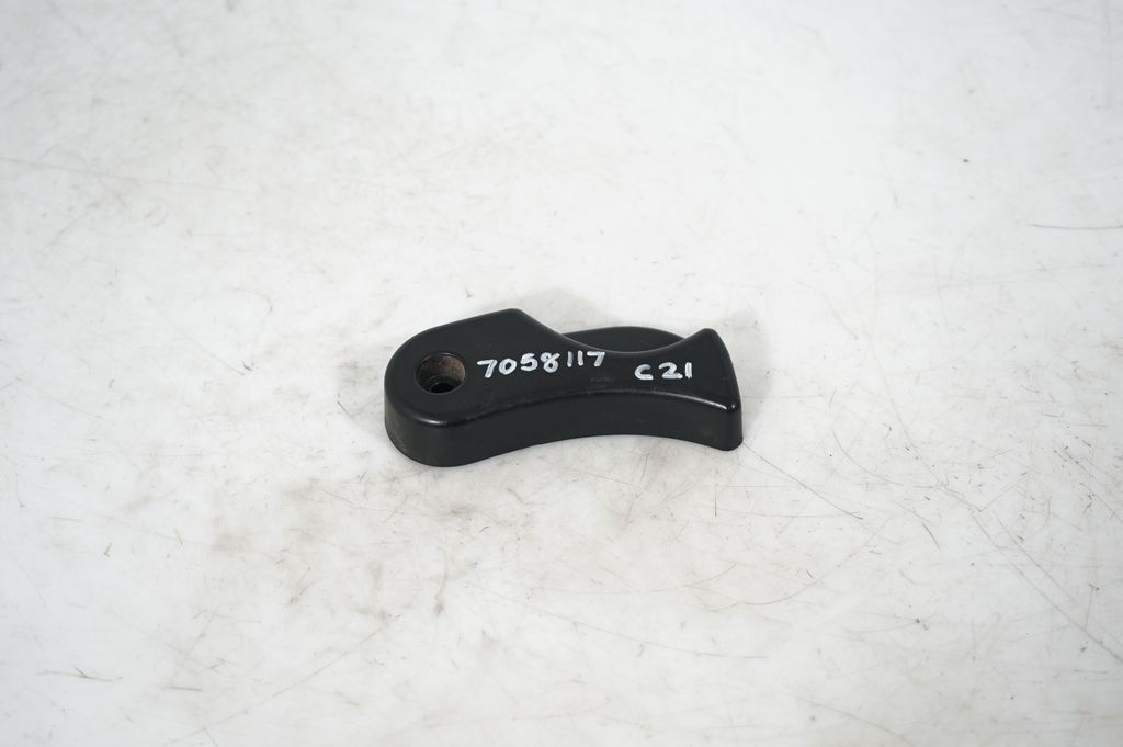 Engine bonnet (hood) release handle