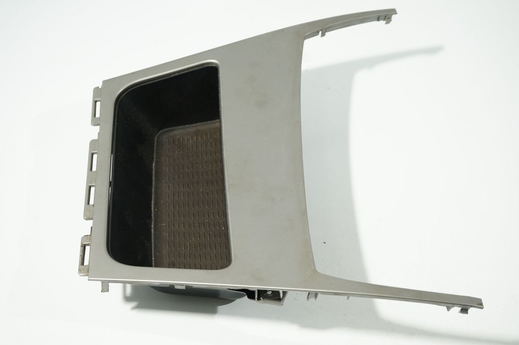 Glove box central console (2)