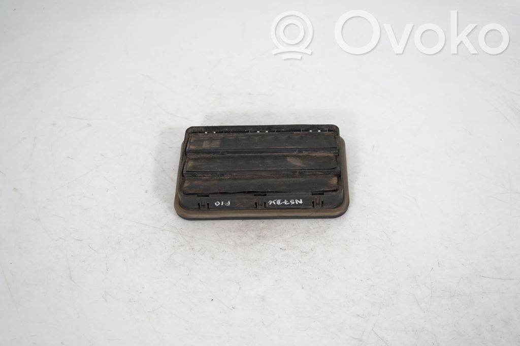 Quarter panel pressure vent (5)