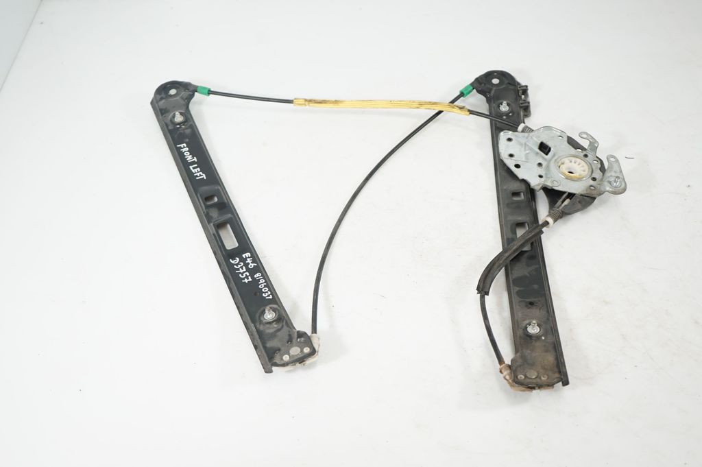 Front door window regulator with motor (2)