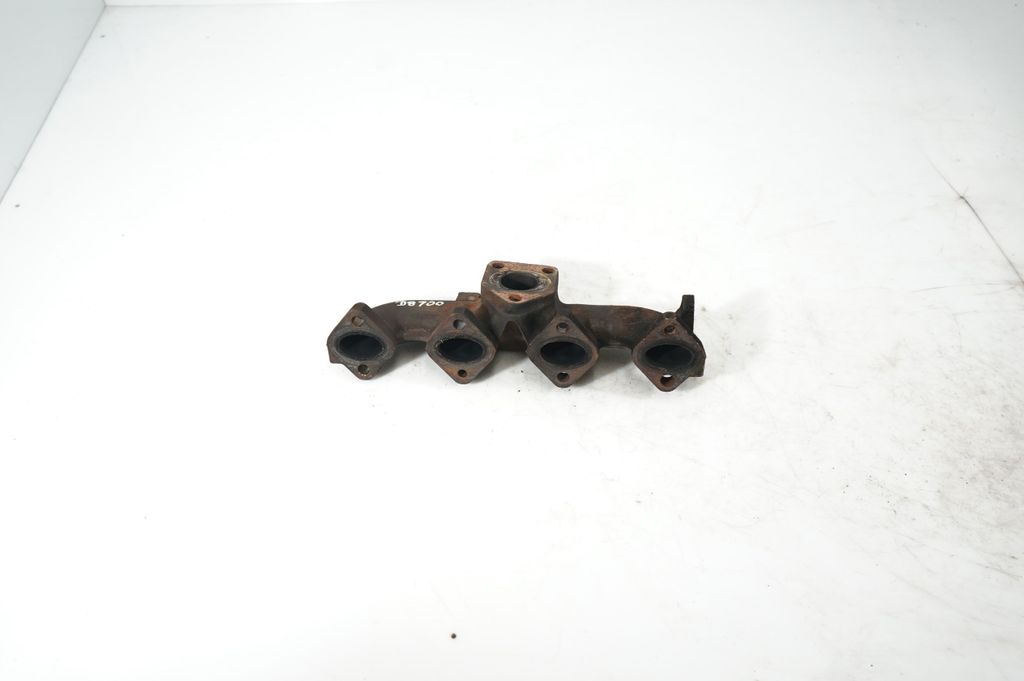 Exhaust manifold (5)