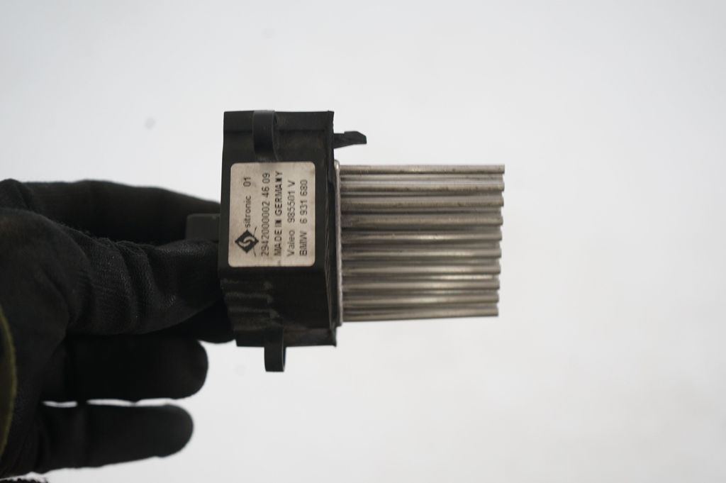 Heater blower motor/fan resistor (8)